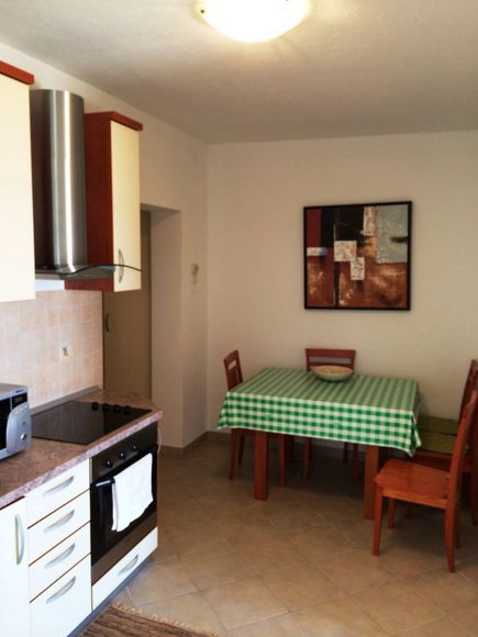 4 person apartment in Okrug Gornji
