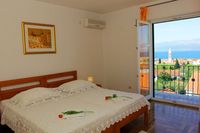 Beautiful 5 person apartment with seaview in Supetar Brac