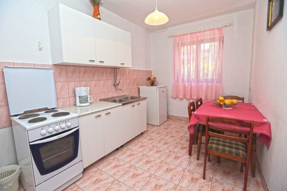 Charming apartment for 4 persons in Hvar
