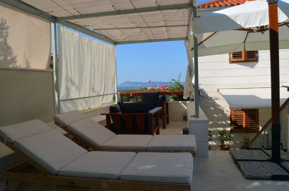 Luxury 4 person apartment in Komiza island of Vis