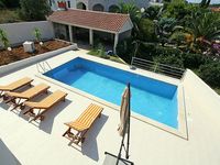 Sutivan apartment with pool 