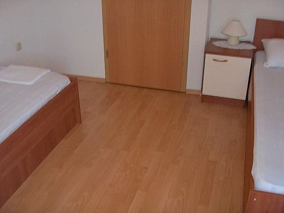 Appartment B2 in Pag 7