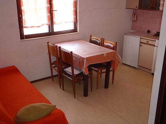 Appartment A 1 in Pakostane 2