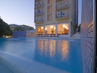 Appartment Hotel Adriatic in Biograd na Moru 2
