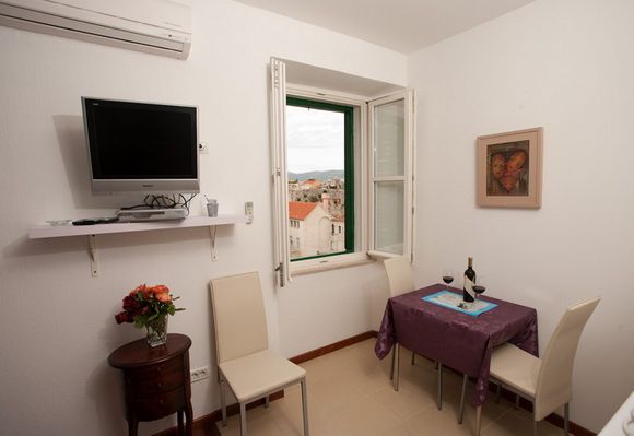 Seaview apartment for 2 persons in Split old town