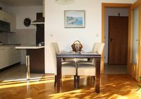 Luxury 8 person apartment with a sea view