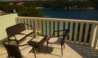 4 person apartment with seaview Milna