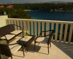 4 person apartment with seaview Milna