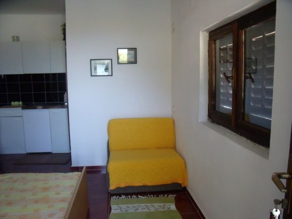 Studio apartment for 2 persons on island Solta Stomorska