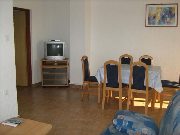 Beautiful apartment for 4 persons in Kanica Rogoznica