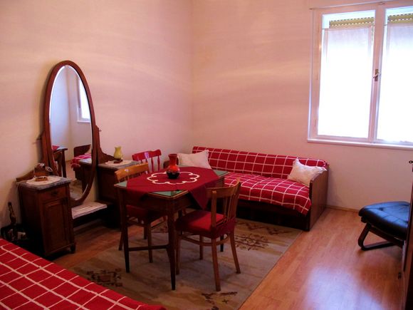 Beautiful apartment for 4 persons in Split near center