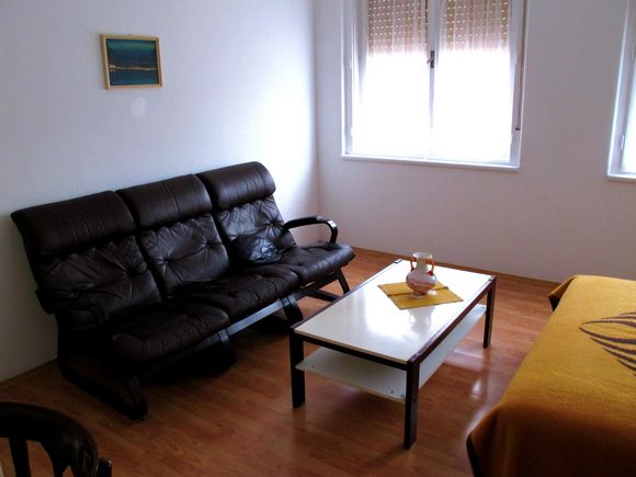 Beautiful apartment for 4 persons in Split near center