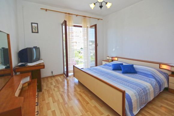 Beautiful apartment for 4 persons in Hvar