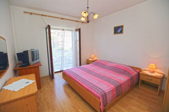 Charming apartment for 4 persons in Hvar