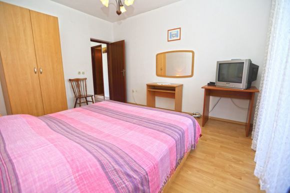 Charming apartment for 4 persons in Hvar