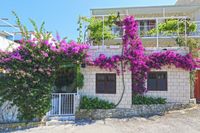 Beautiful apartment for 3 persons in Hvar
