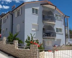 Apartment A1 in Okrug Gornji