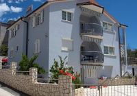 Apartment A2 in Okrug Gornji