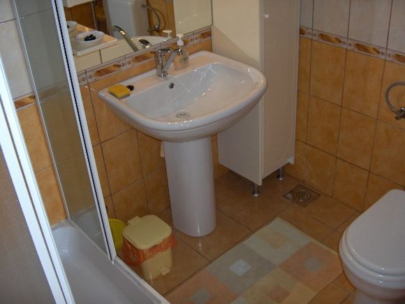 Appartment Žuta soba s balkonom in Bol 5