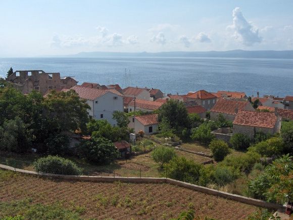 Appartment Žuta soba s balkonom in Bol 11