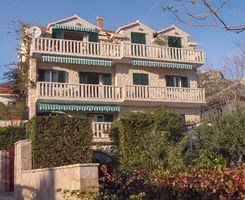 Apartment Roza in Bol
