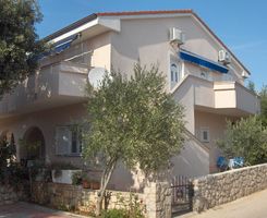 Apartment 2 in Mandre