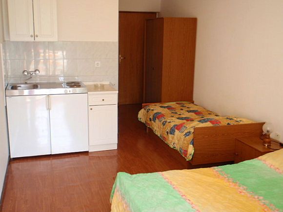 Appartment br.2 - 1.kat in Rtina 3