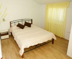Beautiful studio apartment for 3 persons in Okrug Gornji
