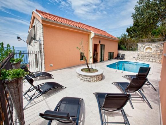 Appartment App 5 in Podgora 1