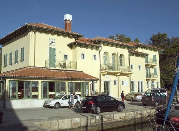 Appartment Hotel Televrin in Nerezine 3