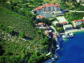 Appartment Hotel Quercus in Drvenik 8