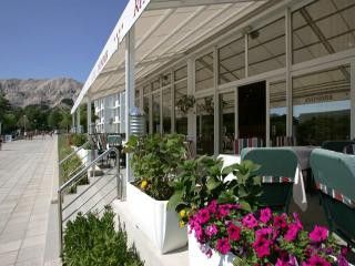 Appartment Hotel Zvonimir in Baska 7