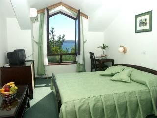 Appartment Hotel Vicko in Starigrad 2