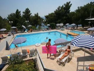 Appartment Hotel Borak in Bol 1