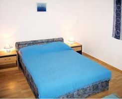 Apartment for 6 persons in Supetar