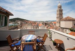 De Lux Seaview studio apartment for 2 in Split old town