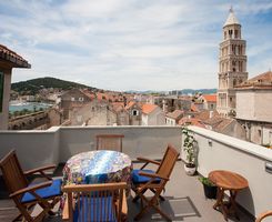 De Lux Seaview studio apartment for 2 in Split old town